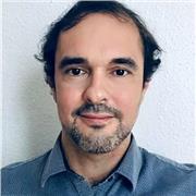 Profesor de Inglés con más de 15 años de experiencia en clases In Company para alumnos de distintos niveles y perfiles profesionales. He enseñado en varios tipos de industria incluidos finanzas (Banco Santander), sector asegurador (Generali) energía (Ende